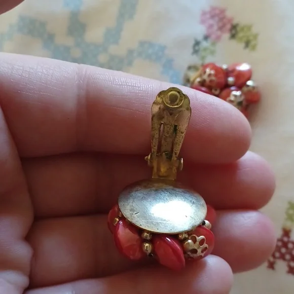 Vintage Hong Kong Red And Gold Earrings - Picture 6 of 7